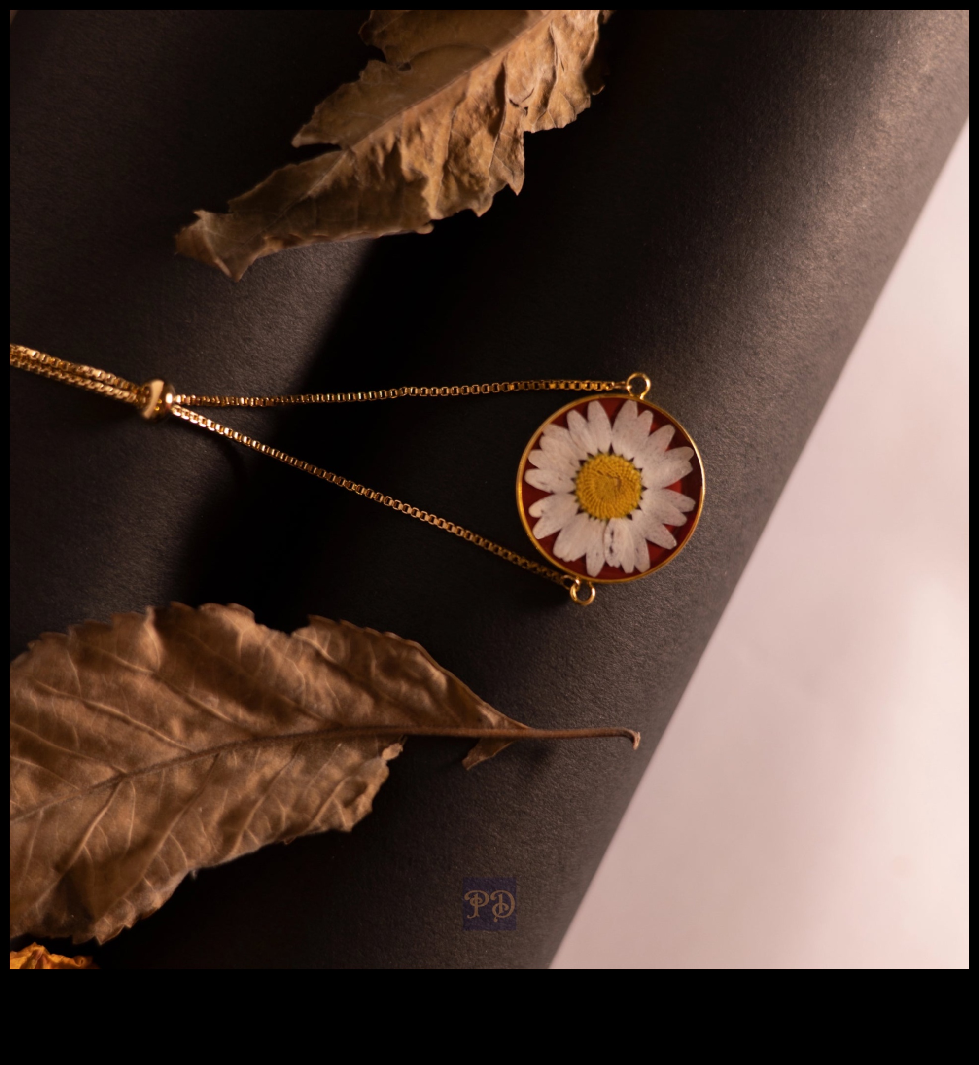 Plaukstas locītava: izrotājiet sevi ar mūsu modernajām rokassprādzēm