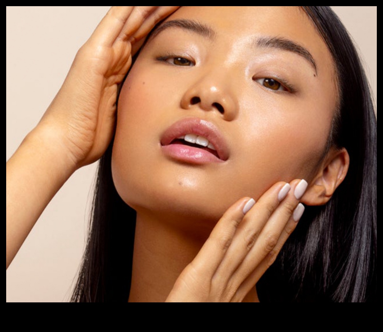 Mirdzums bez piepūles: iegūstiet mirdzošu sejas ādu ar dabīgu kosmētiku