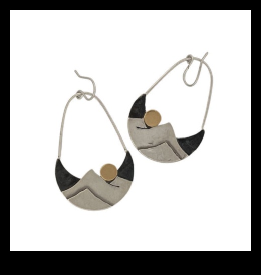 Savdabīgi brīnumi: atklājiet burvību mūsu dīvaino auskaru kolekcijā