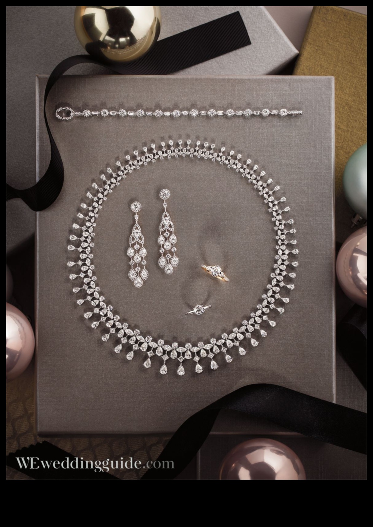 Majestic Splendor Crown Yourself in the Majesty of Our Chokers Greznu kaklasaišu kolekcija, kas liks jums justies kā karaliskam. 4 Majestātiskais spožums: kronējiet sevi mūsu žņaudzētāju majestātē