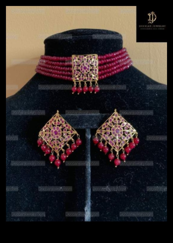 Majestic Splendor Crown Yourself in the Majesty of Our Chokers Greznu kaklasaišu kolekcija, kas liks jums justies kā karaliskam. 5 Majestātiskais spožums: kronējiet sevi mūsu žņaudzētāju majestātē