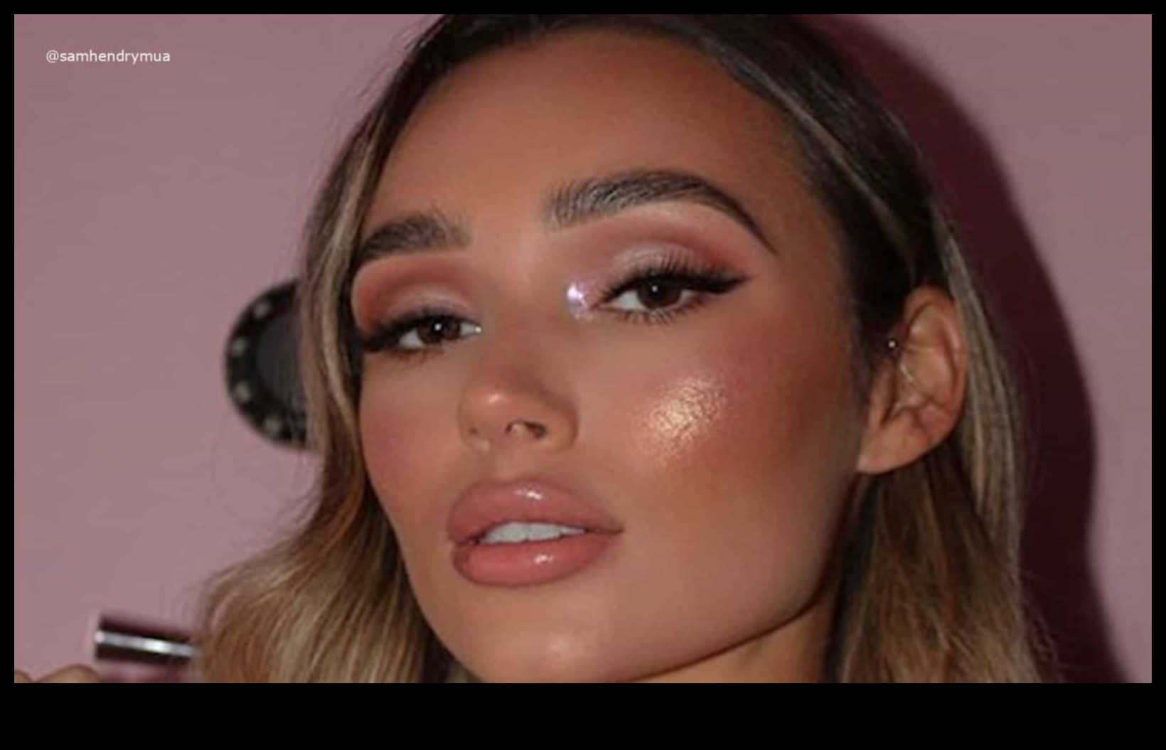 Vai jūsu Glam spēle ir spēcīga? Uzlabojiet savu skaistuma rutīnu ar krāšņu grimu