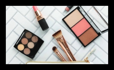 Laiku taupoši korektori: ātri uzklāšanas padomi aizņemtiem rītiem