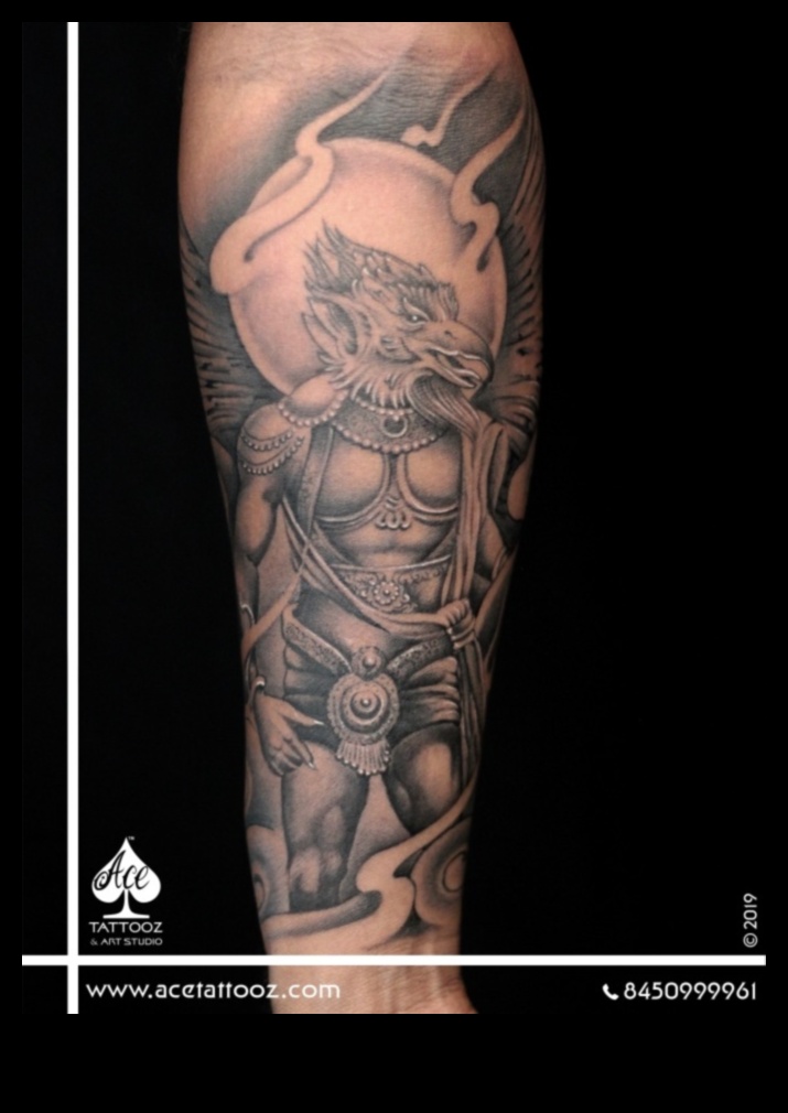 Vintage mākslinieciskums: tradicionāli tetovējumi, kas izgatavoti ar precizitāti un eleganci