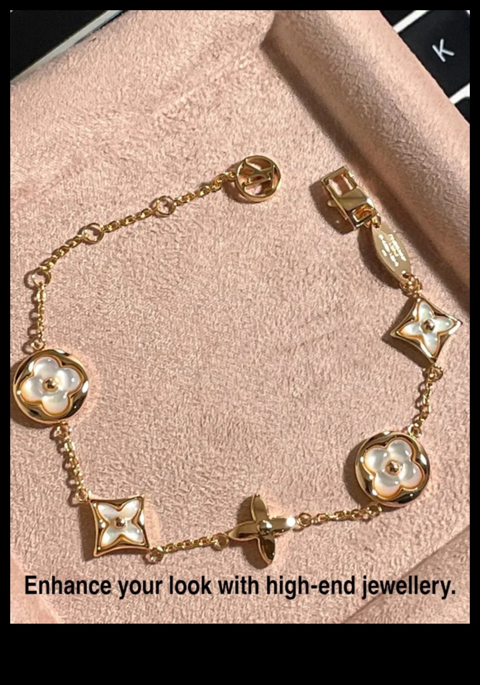 Atklājiet modes juvelierizstrādājumu maģisko aksesuāru mākslu, kā pievienot savam izskatam personiskuma un stila pieskārienu ar nevainojamām rotaslietām 5 Atklājiet aksesuāru mākslu: modes juvelierizstrādājumu maģija