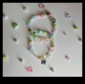 Savdabīgi brīnumi Izpētiet mūsu ekscentriskums iedvesmoto rokassprādžu burvību